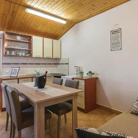 1 Bedroom Beautiful In