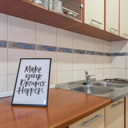 1 Bedroom Beautiful In